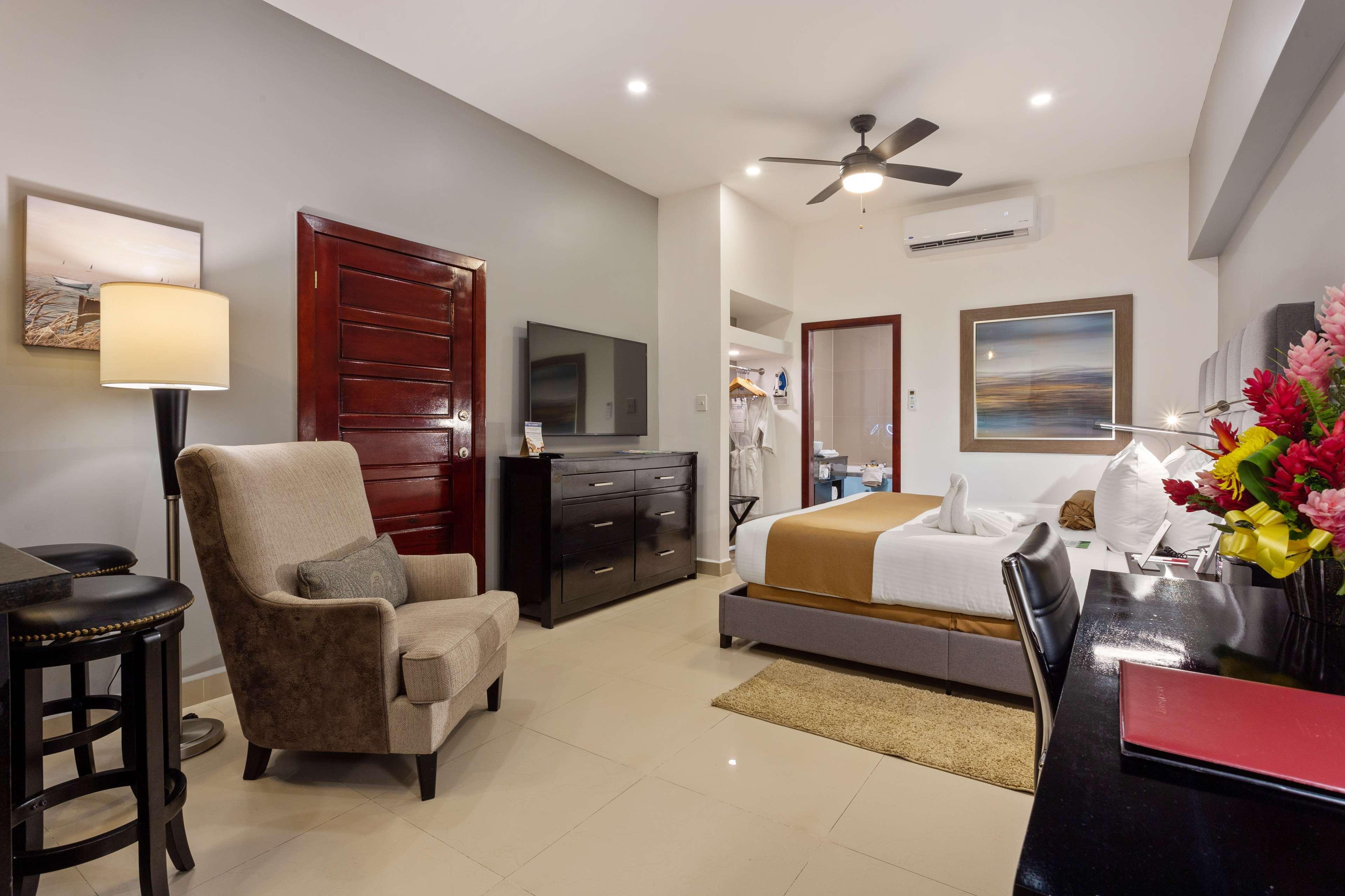 Best Western Plus Belize Biltmore Plaza Ciudad de Belice Exterior foto