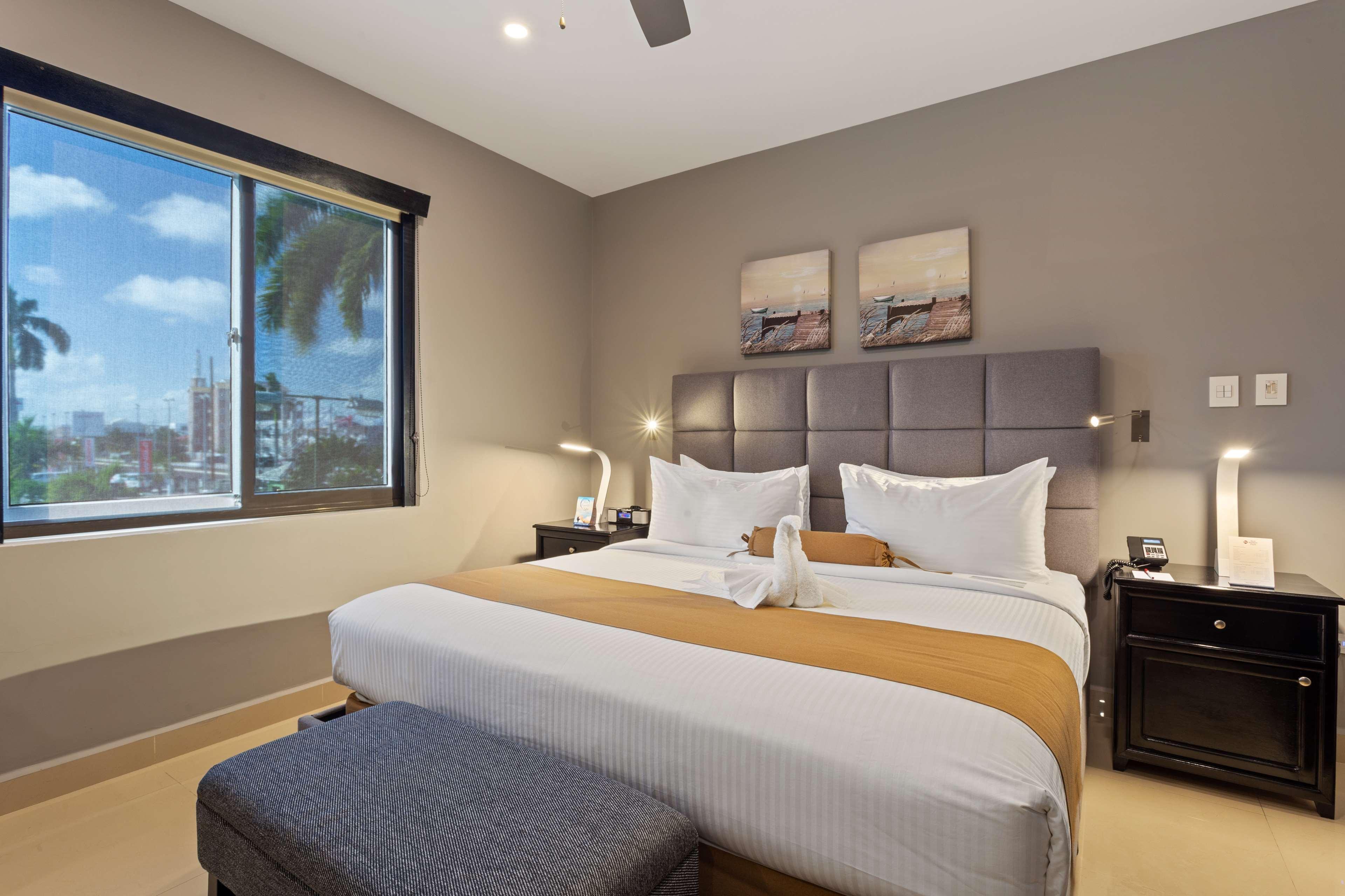Best Western Plus Belize Biltmore Plaza Ciudad de Belice Exterior foto