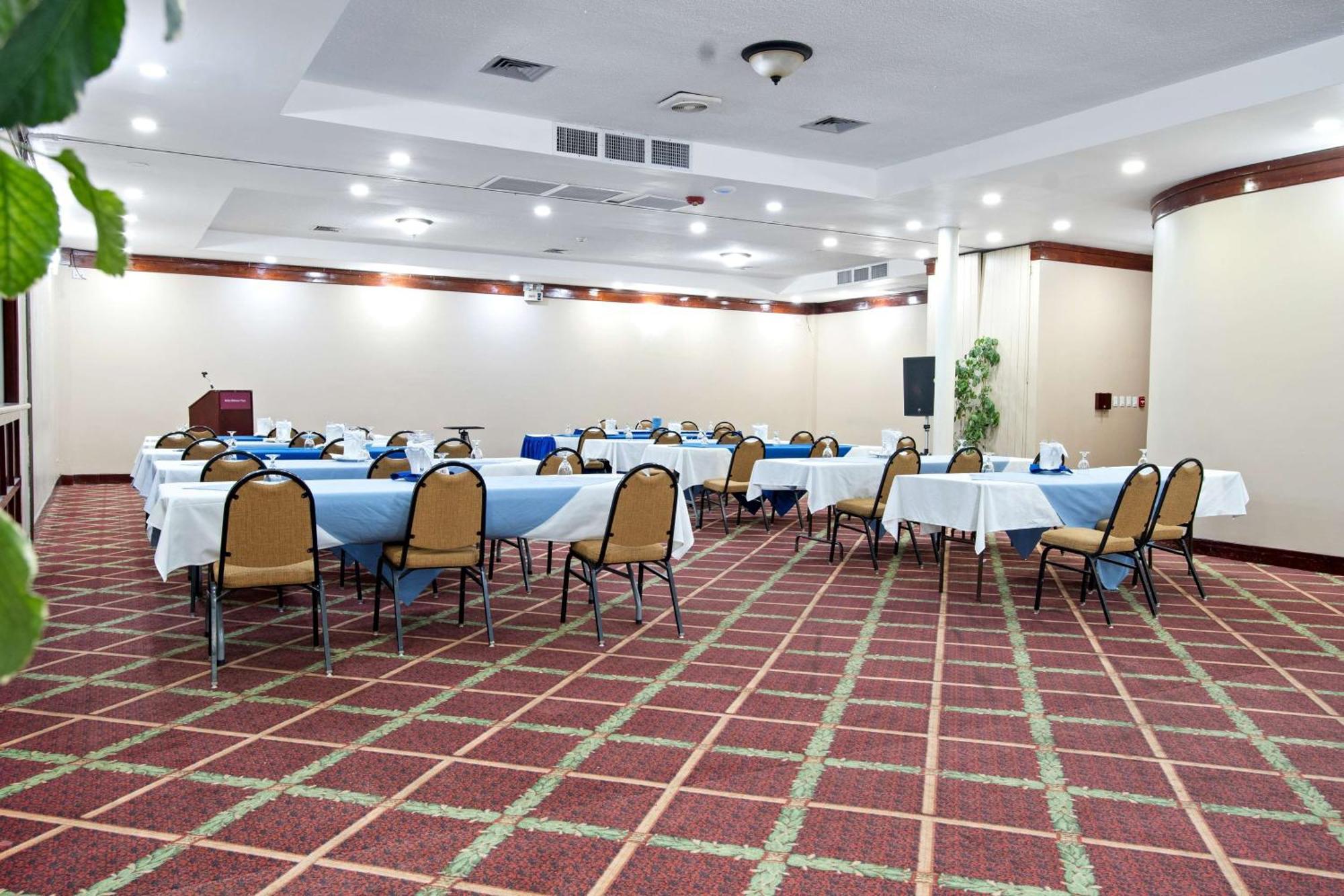 Best Western Plus Belize Biltmore Plaza Ciudad de Belice Exterior foto