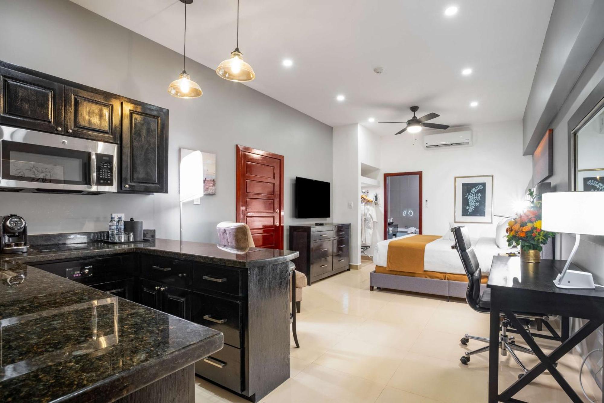 Best Western Plus Belize Biltmore Plaza Ciudad de Belice Exterior foto